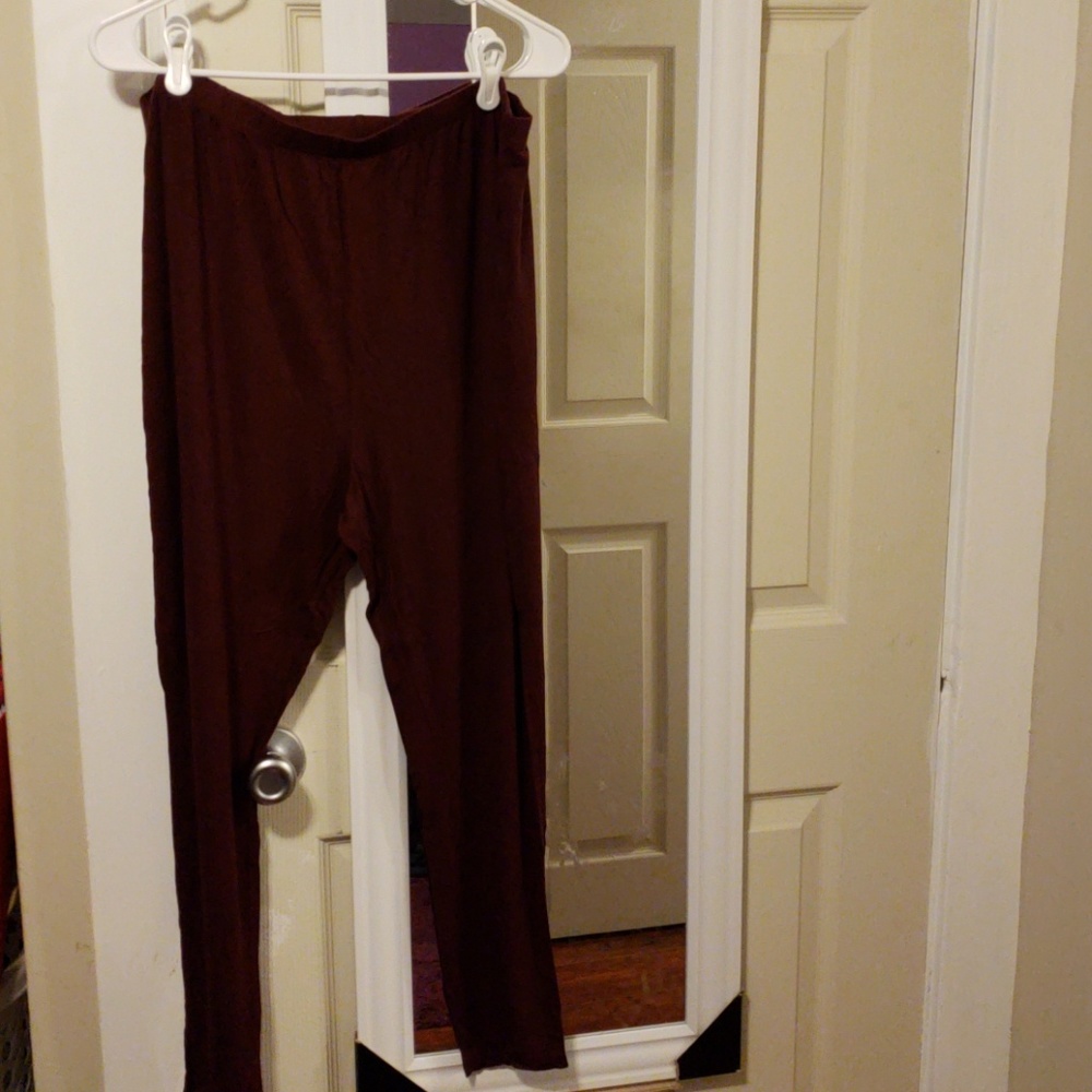 Maroon leggings